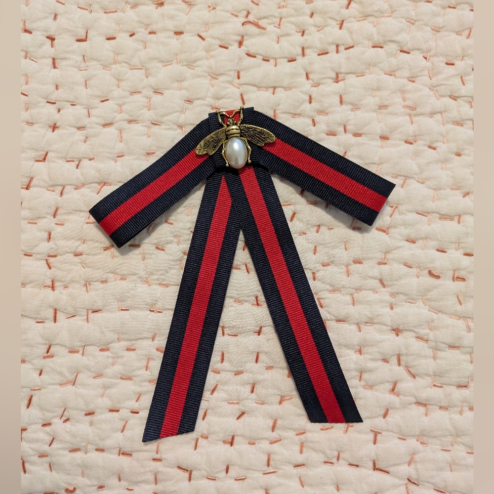 Bougie Bow! Red & Navy Ribbon Pearl Brooch - Dark Academia